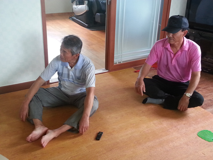 왼쪽부터 박윤승, 김옥동