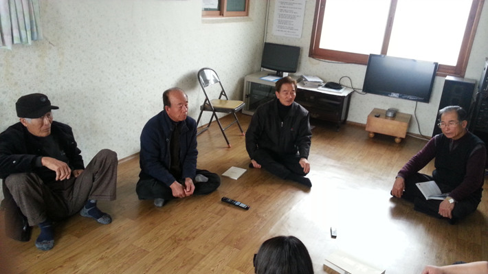 오른쪽부터 김옥배 오재완 김한태 박원산 임준수