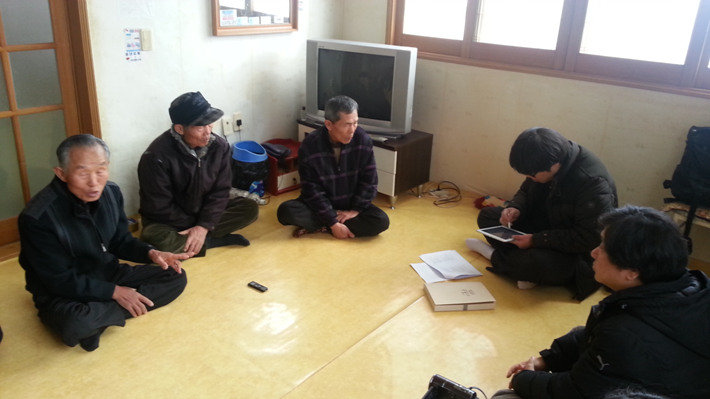 오른쪽부터 엄시상  엄병웅  임기억