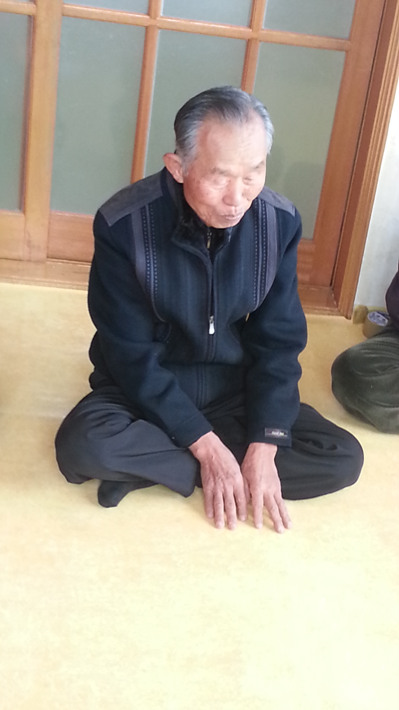 엄기억