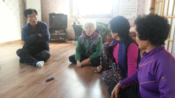 왼쪽부터 전종서  신일례  김추자  구경순